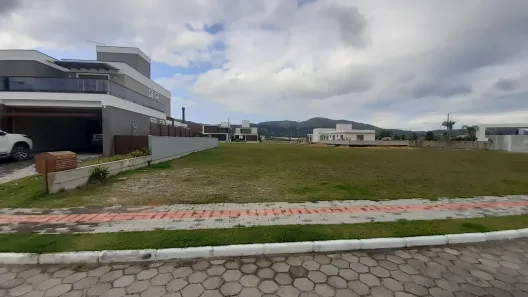 Lote/Terreno à venda, 600m² no palhocinha, Garopaba