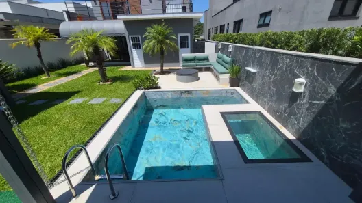 Casa de Condomínio com 3 Quartos à venda, 215m² no Santa Regina, Camboriú