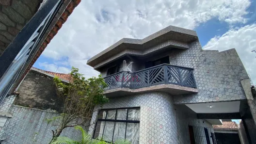 Casa com 3 Quartos para alugar, 100m² no Ocian, Praia Grande