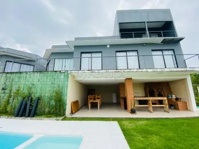 Fazenda/Sítio com 8 Quartos à venda, 315m² no Almeida Prado, Igaratá