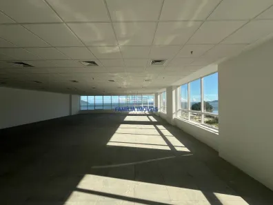 Sala Comercial para alugar, 196m² no José Menino, Santos
