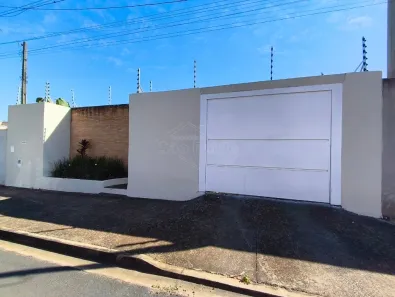 Casa com 2 Quartos para alugar, 119m² no Cidade Jardim, Araraquara