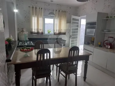 Casa com 3 Quartos à venda, 140m² no Vila Oliveira, Mogi das Cruzes