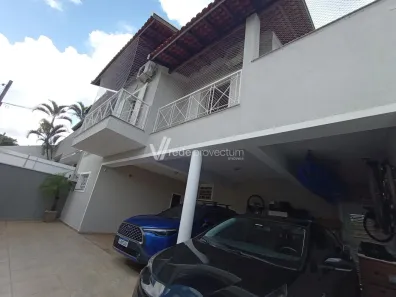 Sobrado com 4 Quartos à venda, 272m² no Vila Brandina, Campinas