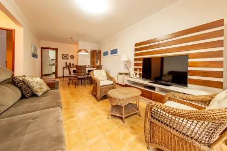 Apartamento com 3 Quartos para alugar, 120m² no Centro, Balneário Camboriú