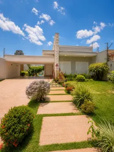 Sobrado com 3 Quartos para alugar, 430m² no Zona 02, Maringá