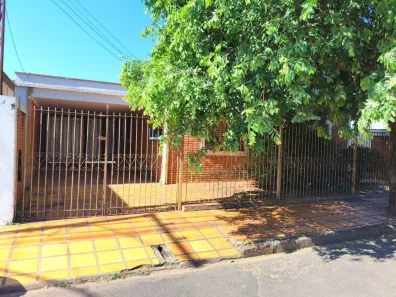 Casa com 4 Quartos para alugar, 129m² no Centro, Araraquara