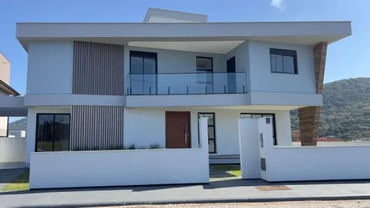 Casa com 3 Quartos à venda, 190m² no Rio Tavares, Florianópolis