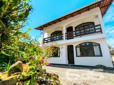 Sobrado com 4 Quartos à venda, 275m² no Glória, Joinville