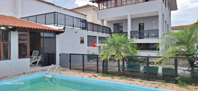 Casa com 6 quartos — Lagoinha, Belo Horizonte