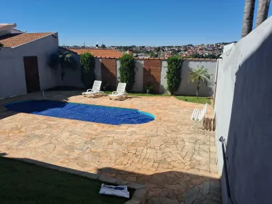 Casa com 4 Quartos à venda, 225m² no Jardim Paraíso, Botucatu
