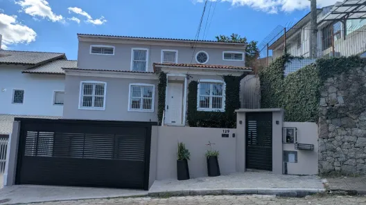 Casa com 6 Quartos à venda, 273m² no Agronômica, Florianópolis