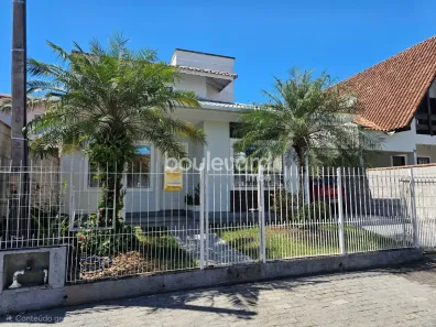Casa com 3 Quartos à venda, 135m² no Madri, Palhoça