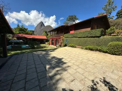 Casa de Condomínio com 3 Quartos à venda, 300m² no Cuiabá, Petrópolis