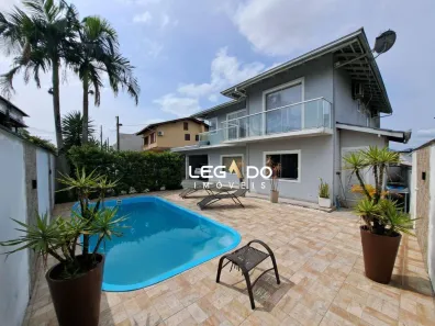 Casa com 5 Quartos à venda, 268m² no Jardim Iririú, Joinville