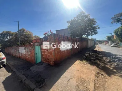 Lote/Terreno à venda, 326m² no Vila Greice, Montes Claros