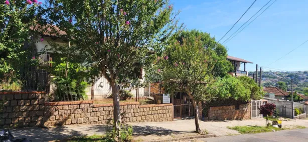 Casa com 3 Quartos à venda, 627m² no Vila Nova, Porto Alegre