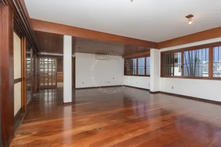 Casa com 3 Quartos para alugar, 306m² no Três Figueiras, Porto Alegre