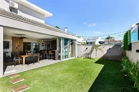 Casa de Condomínio com 3 Quartos à venda, 240m² no Urbanova V, São José dos Campos