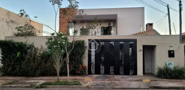 Sobrado com 3 Quartos à venda, 250m² no Vila Vilas Boas, Campo Grande