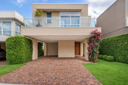 Casa de Condomínio com 3 Quartos à venda, 228m² no Campo Comprido, Curitiba