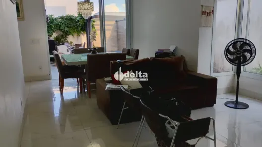 Casa de Condomínio com 3 Quartos à venda, 214m² no Jardim Botânico, Uberlândia