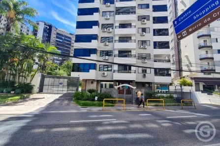 Apartamento com 3 Quartos para alugar, 302m² no Agronômica, Florianópolis