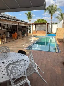 Casa com 5 Quartos para alugar, 278m² no Cidade Jardim, Uberlândia