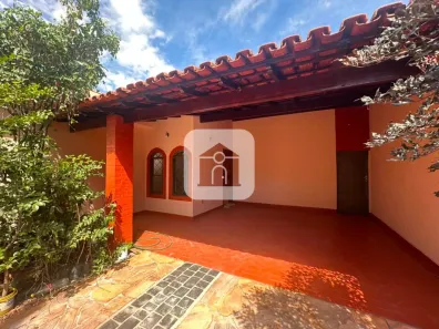 Casa com 4 Quartos à venda, 103m² no Santa Mônica, Uberlândia