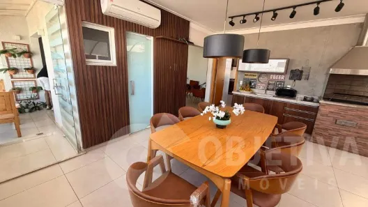 Cobertura com 3 Quartos à venda, 250m² no Santa Mônica, Uberlândia