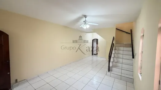 Sobrado com 3 Quartos à venda, 132m² no Jardim Ismênia, São José dos Campos