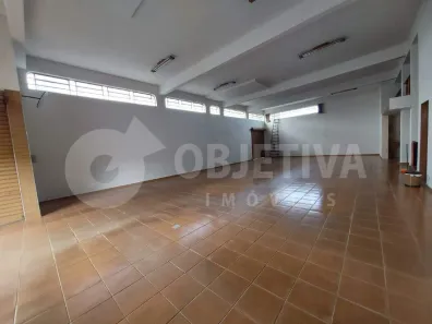 Ponto Comercial para alugar, 220m² no Tibery, Uberlândia