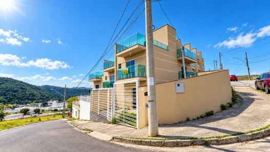 Casa com 2 Quartos à venda, 125m² no Cerâmica, Juiz de Fora
