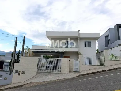 Casa com 4 Quartos à venda, 195m² no Amizade, Jaraguá do Sul