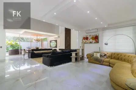Casa de Condomínio com 5 Quartos para venda ou aluguel, 420m² no Tamboré, Santana de Parnaíba