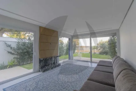 Apartamento com 3 Quartos para alugar, 310m² no Vila Assunção, Porto Alegre