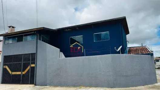 Sobrado com 2 Quartos à venda, 137m² no Vila Areao, Taubaté
