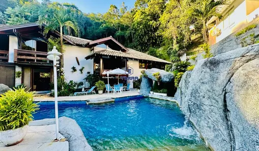 Casa de Condomínio com 4 Quartos à venda, 551m² no Itaipu, Niterói