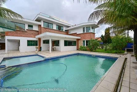 Sobrado com 7 Quartos à venda, 600m² no Jardim Guarau, Peruíbe