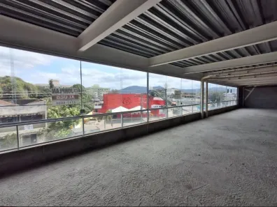 Ponto Comercial para alugar, 600m² no Centro, Maricá
