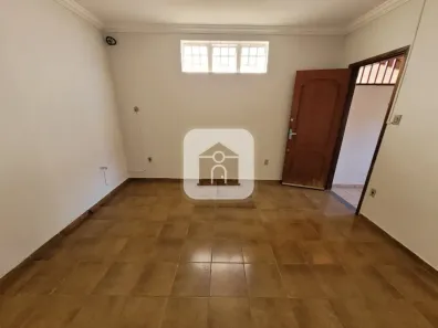 Casa com 3 Quartos à venda, 240m² no Santa Mônica, Uberlândia