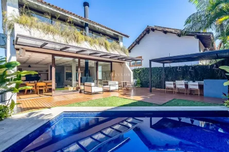 Casa com 3 Quartos à venda, 600m² no Vila Madalena, São Paulo