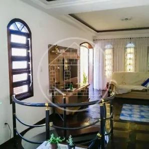 Sobrado com 3 Quartos à venda, 220m² no Vila Quintana, São Paulo
