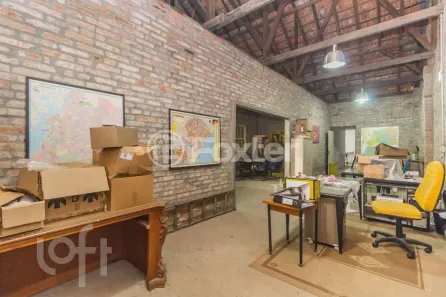 Casa com 2 Quartos à venda, 210m² no Navegantes, Porto Alegre