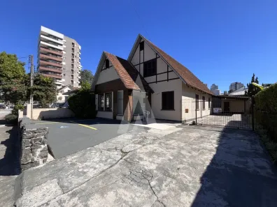 Prédio Comercial para alugar, 243m² no Anita Garibaldi, Joinville