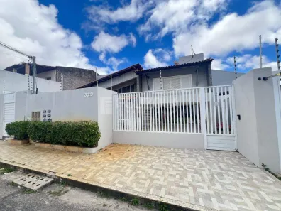 Casa com 2 Quartos para alugar, 80m² no Atalaia, Aracaju