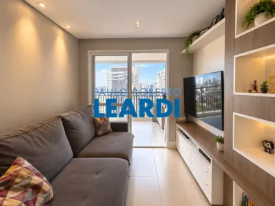 Apartamento com 2 Quartos à venda, 60m² no Vila Anastácio, São Paulo