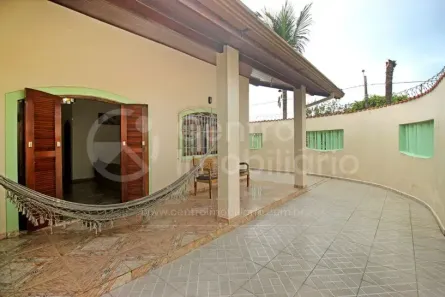 Casa com 3 Quartos à venda, 210m² no Jardim Marcia, Peruíbe