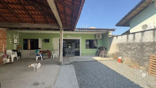 Casa com 2 Quartos à venda, 70m² no Vila Nova, Joinville