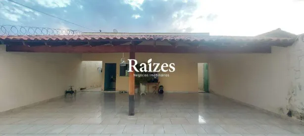 Casa com 3 Quartos à venda, 199m² no Jardim Holanda, Uberlândia